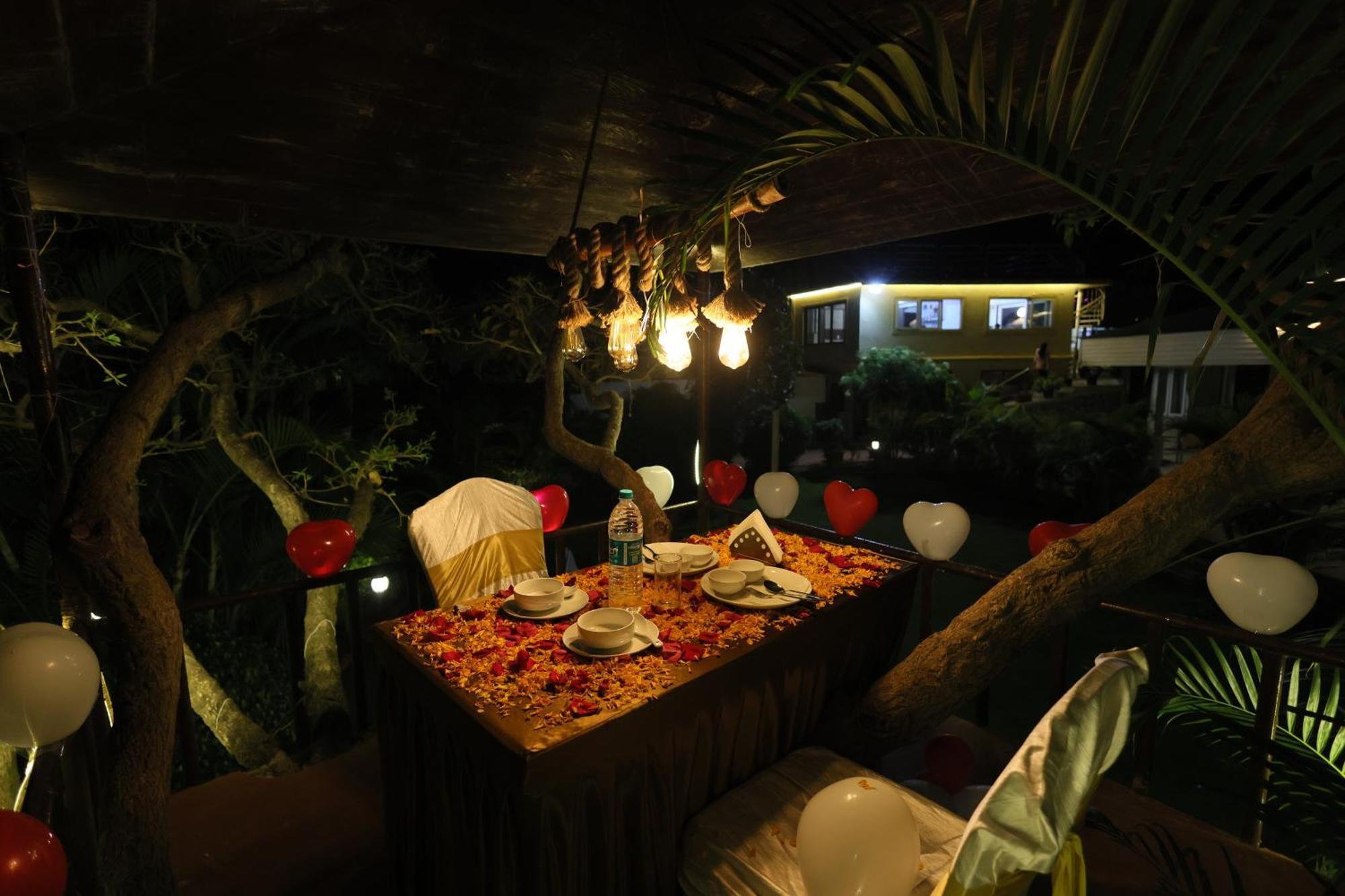 Hotel King Garden Mahābaleshwar Exteriör bild